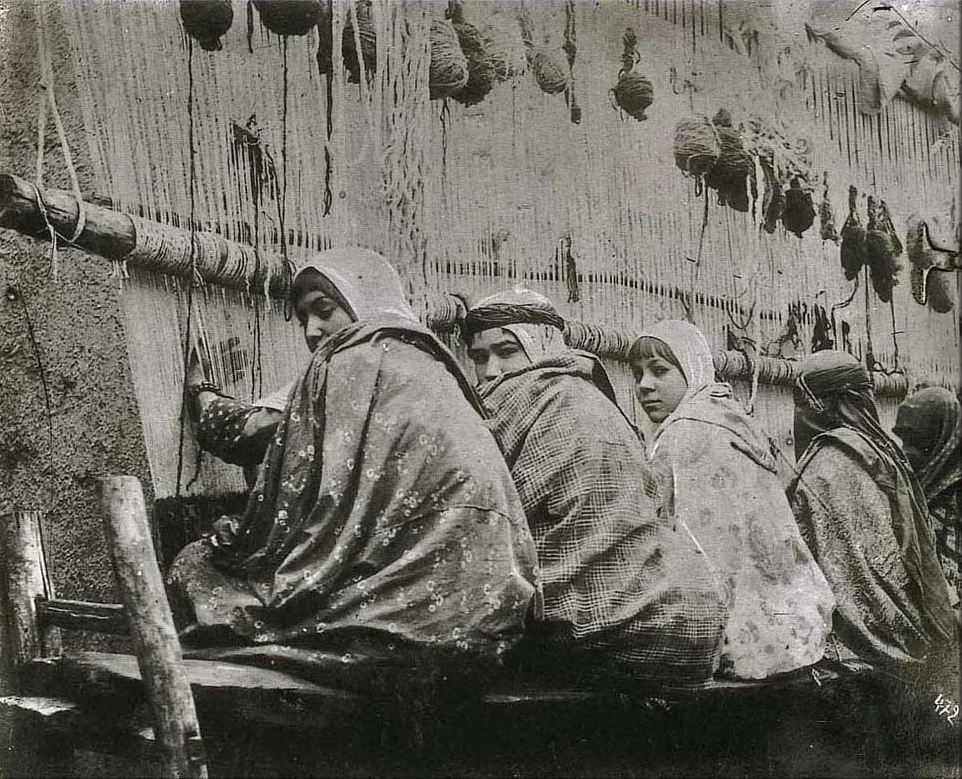 traditional-carpet-weaving