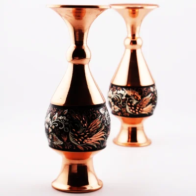 Pair of 16 cm hand-engraved Isfahan copper vases with floral and bird motifs