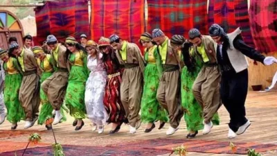 Halparin-Kurdish-dance-Nomads-of-Iran